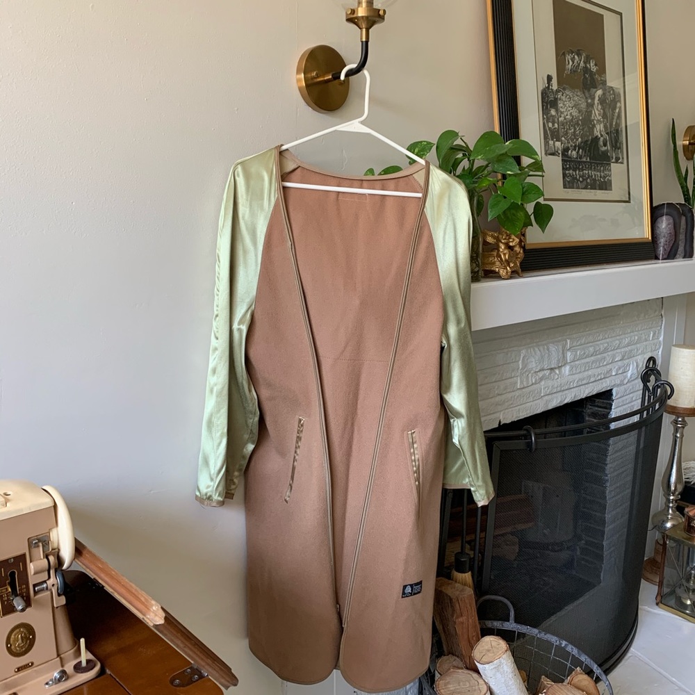 Tan wool and green silk coat/ coat lining